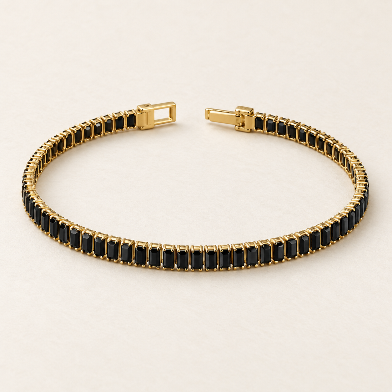 Siyah Baget Taşlı Tenis Bileklik – Gold/Siyah