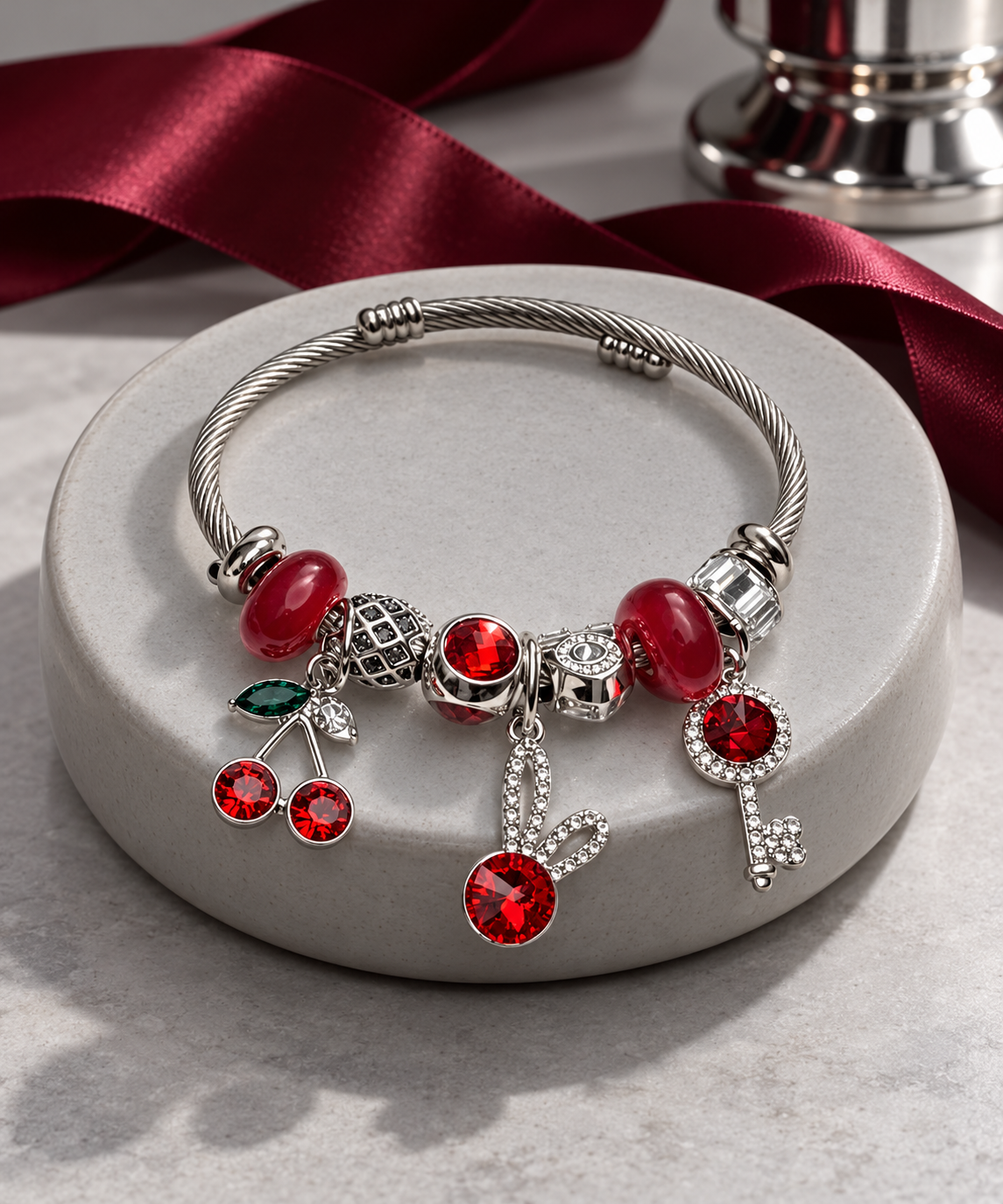 Kırmızı Taşlı Charm Bileklik