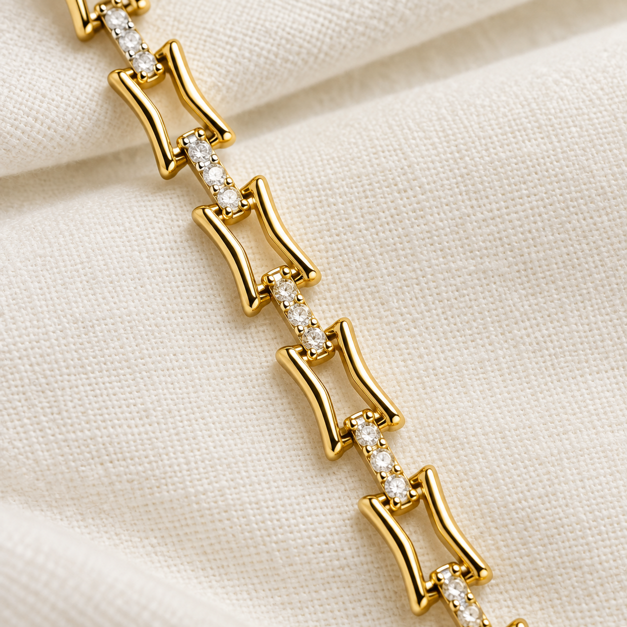 H Motifli İnce Bileklik – Gold