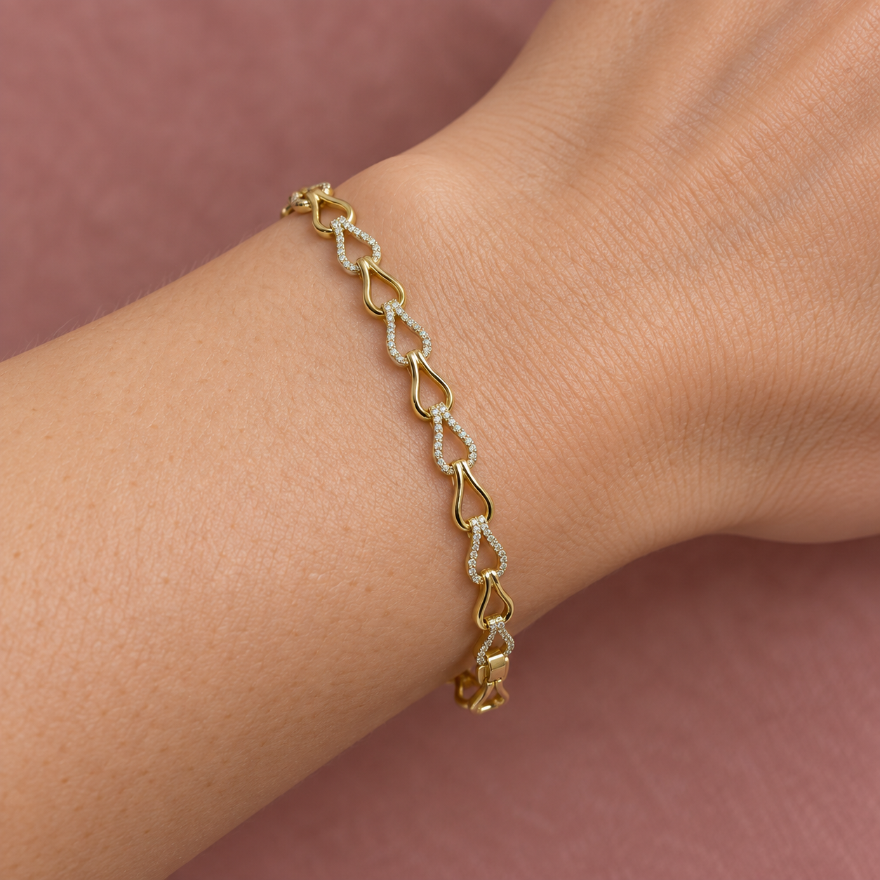 Açık Damla Motifli Bileklik – Gold