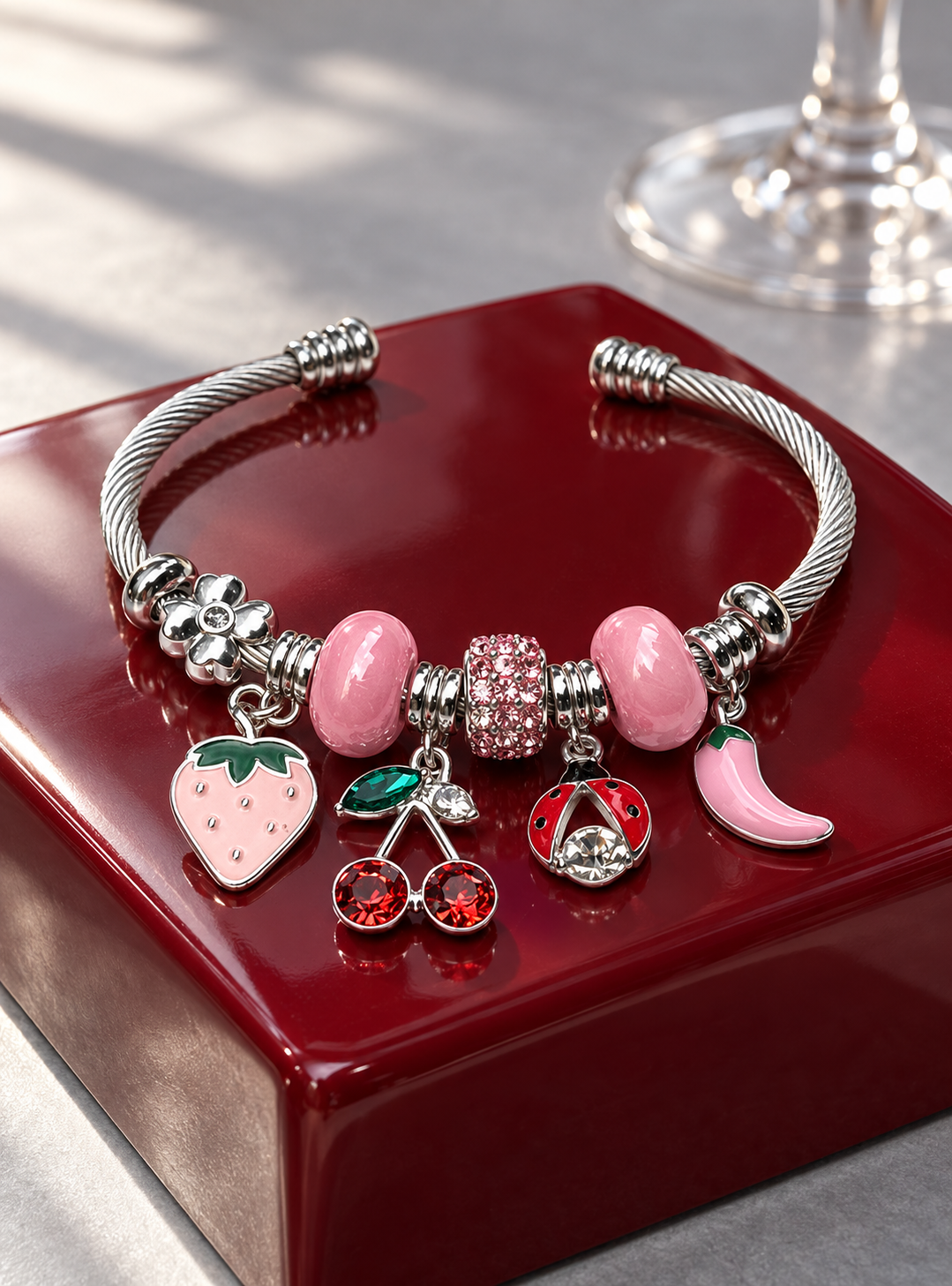 Pembe Meyve Charm Bileklik