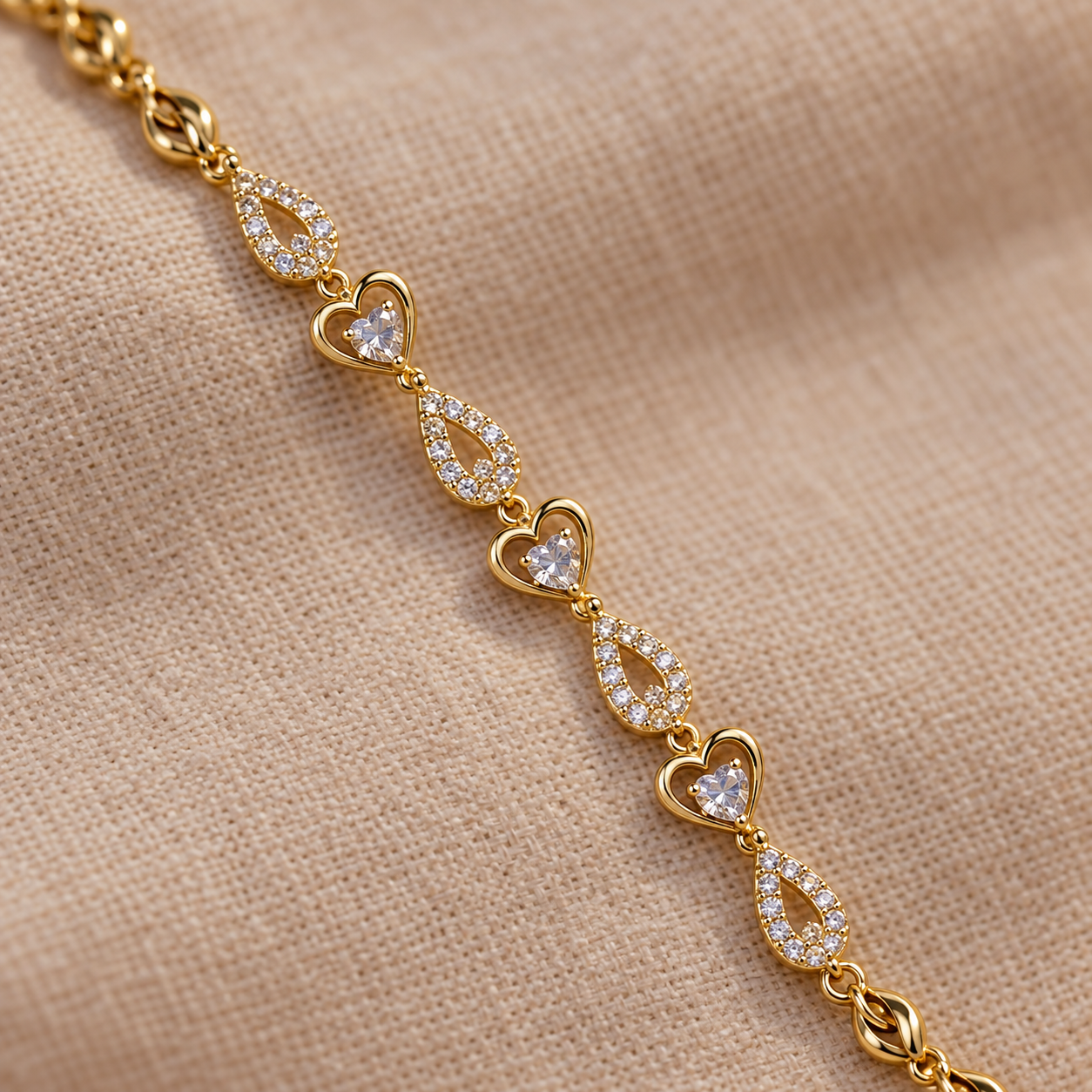 Kalp ve Damla Taş Bileklik – Gold