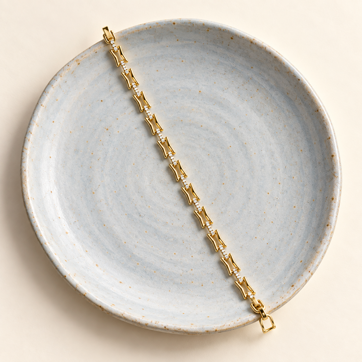 H Motifli İnce Bileklik – Gold