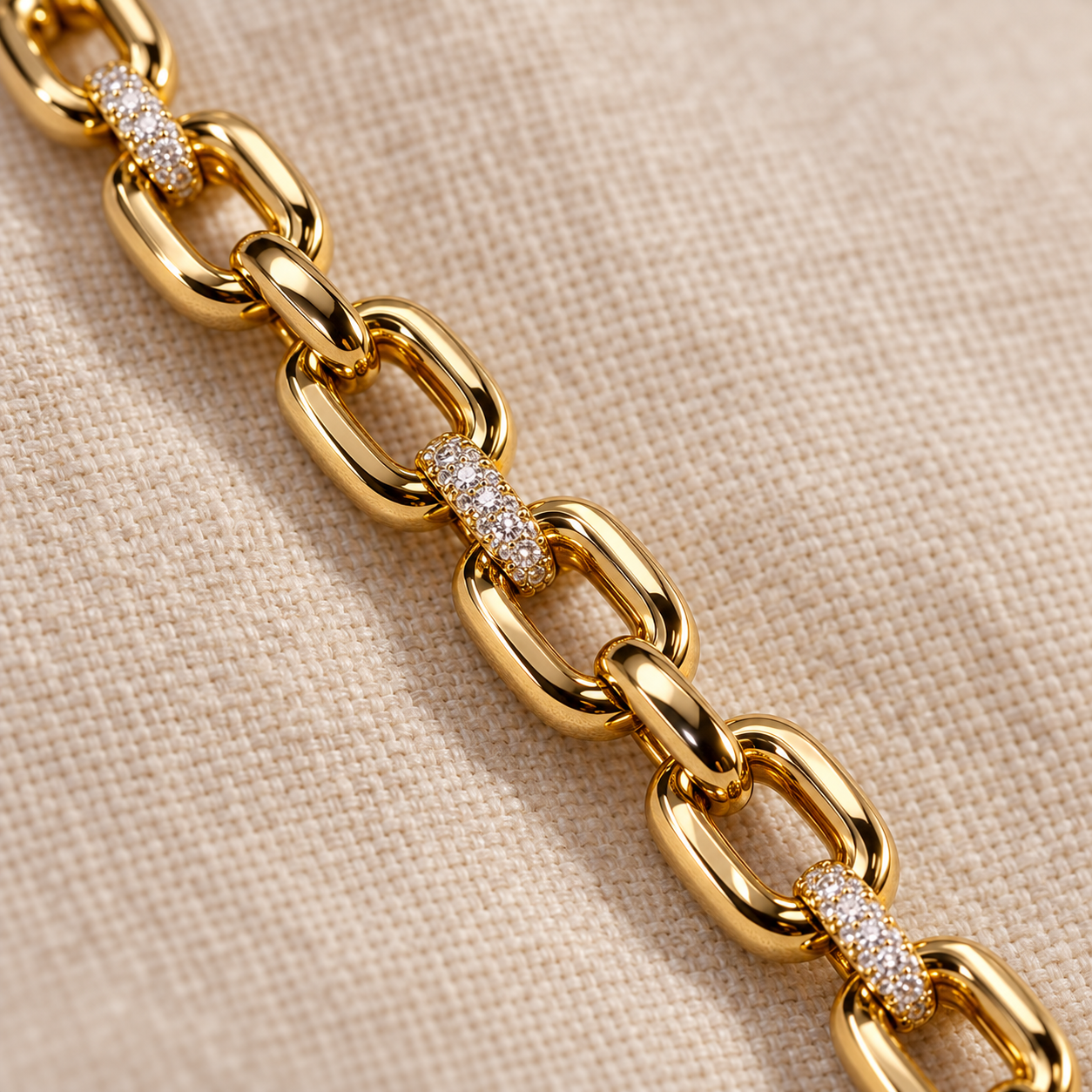 Taşlı Ara Bağlantılı Zincir Bileklik – Gold