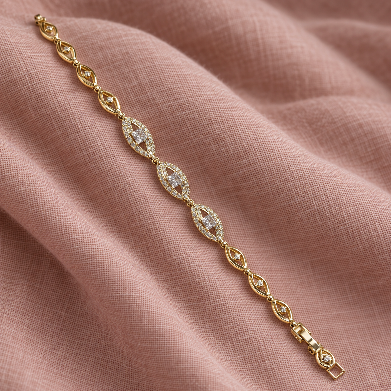 Üç Oval Motifli Taş Bileklik – Gold